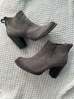 UGG Women's Cobie II Chelsea Boots in nightfall grey suede